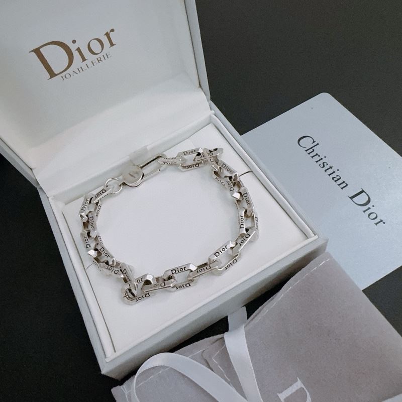 chr1st1an D10r bracelets
